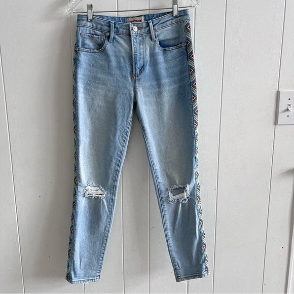 Driftwood Gizelle Girlfriend Skinny Embroidered distressed jeans - Picture 9 of 15